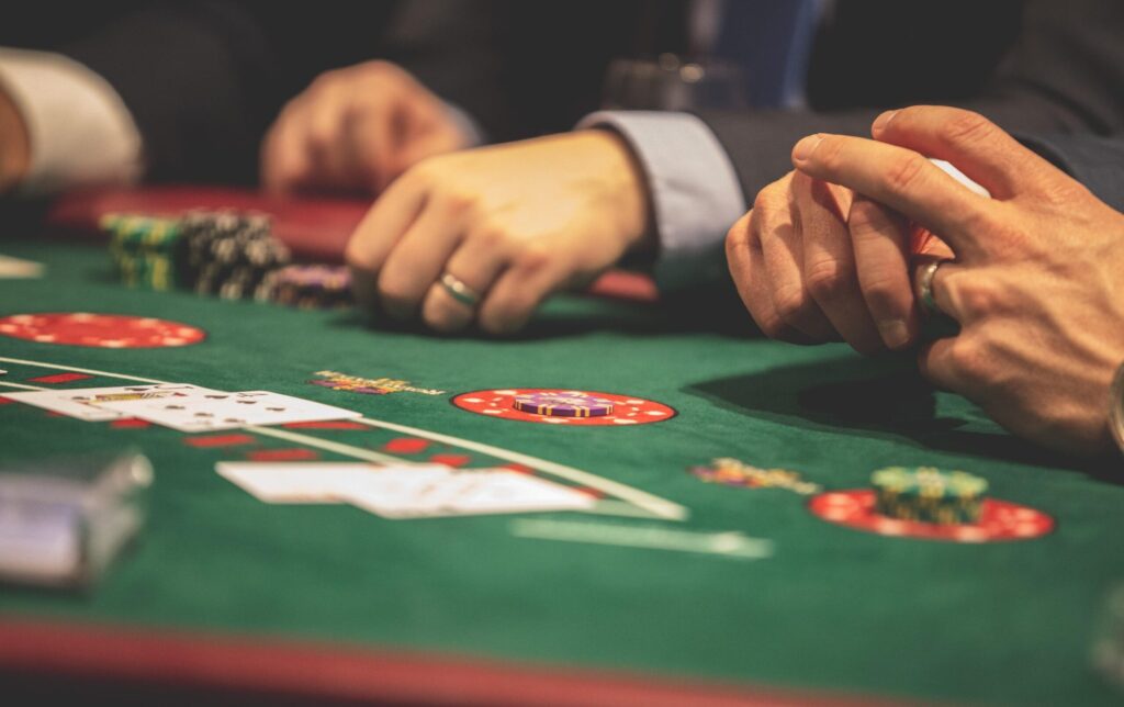 The Online Baccarat Experience: Rules, Statistics, and Table Features