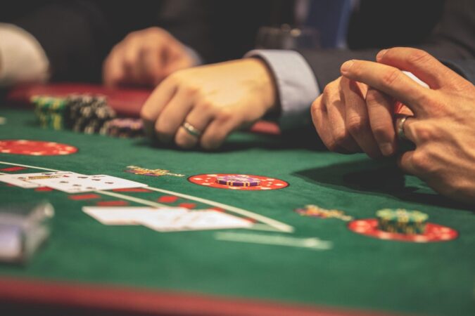 The Online Baccarat Experience: Rules, Statistics, and Table Features